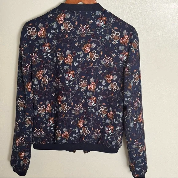 ZARA Trafaluc Floral Bomber Jacket Women’s Small Navy Zip Up Lightweight Trendy - Picture 3 of 8